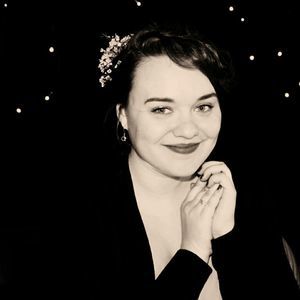 Meet your Posher, Charis